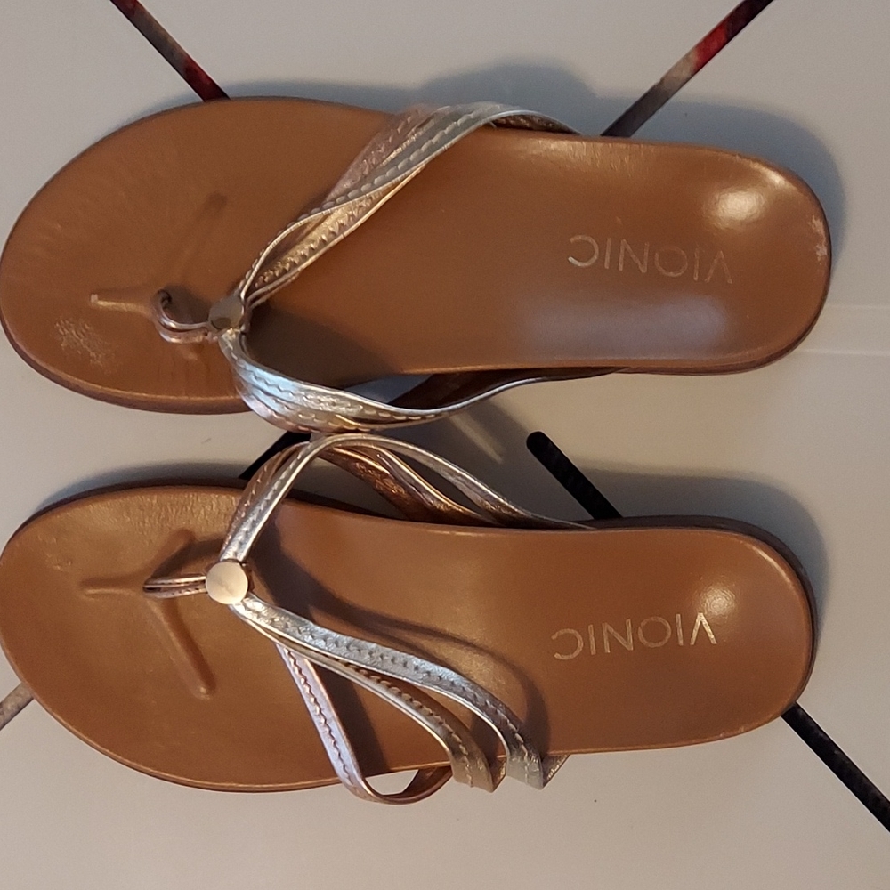Vionic sandals flip flops